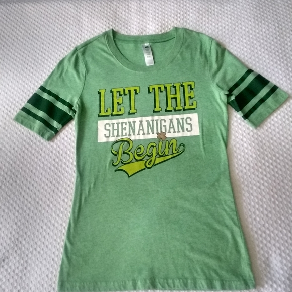 BRAND NEW NEVER WORN WOMENS SMALL - Picture 3 of 4